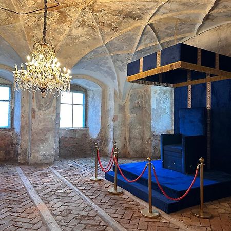 Zamek Sarny - Schloss Scharfeneck Klodzko Luaran gambar