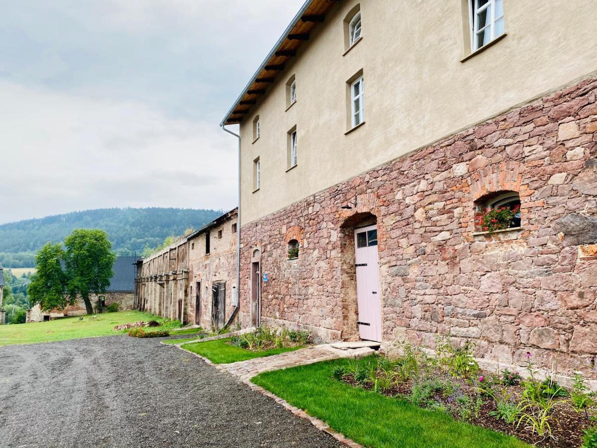 Zamek Sarny - Schloss Scharfeneck Klodzko Luaran gambar