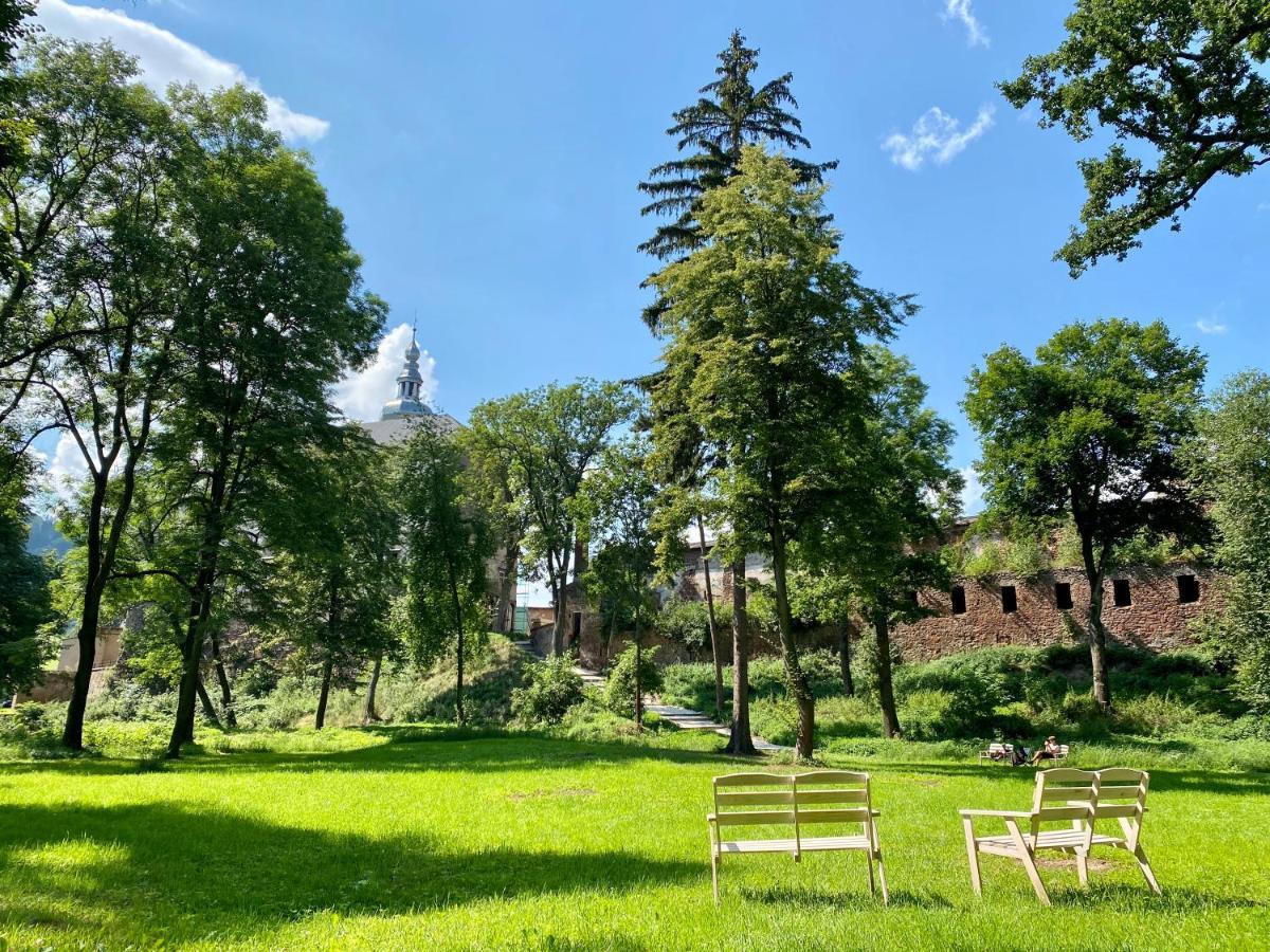 Zamek Sarny - Schloss Scharfeneck Klodzko Luaran gambar