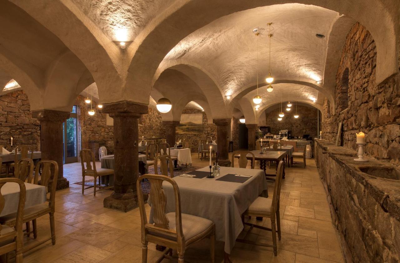Zamek Sarny - Schloss Scharfeneck Klodzko Luaran gambar
