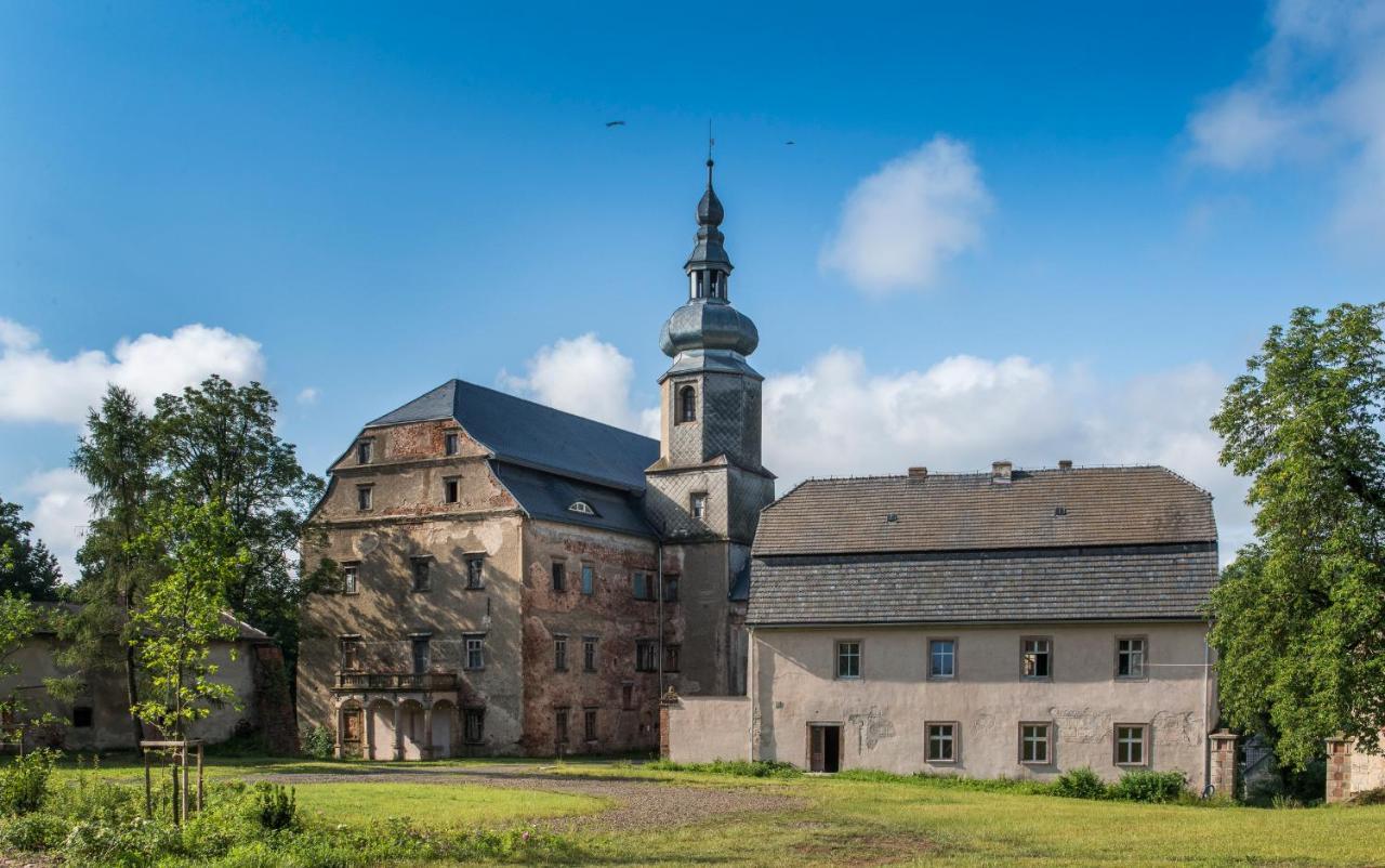 Zamek Sarny - Schloss Scharfeneck Klodzko Luaran gambar