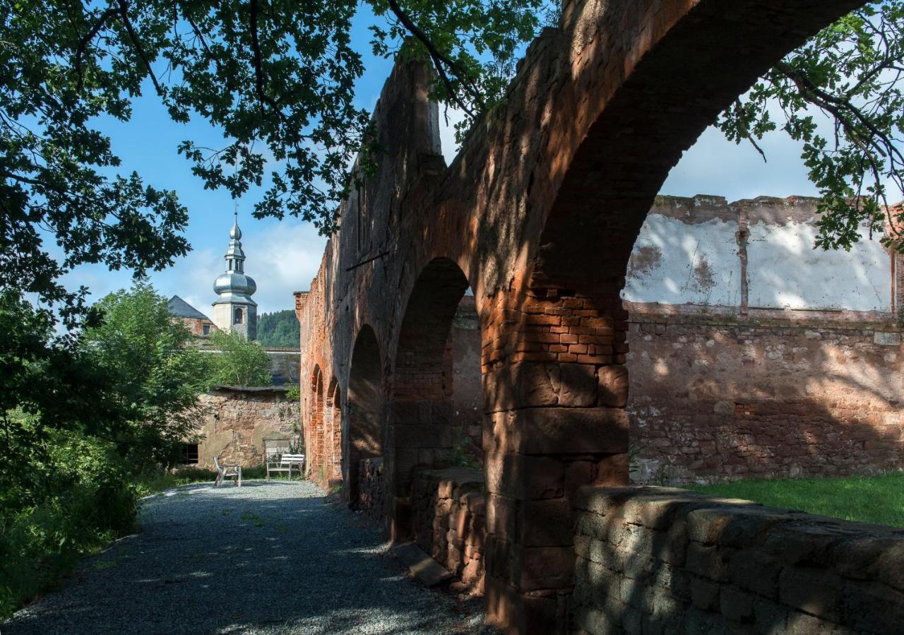 Zamek Sarny - Schloss Scharfeneck Klodzko Luaran gambar