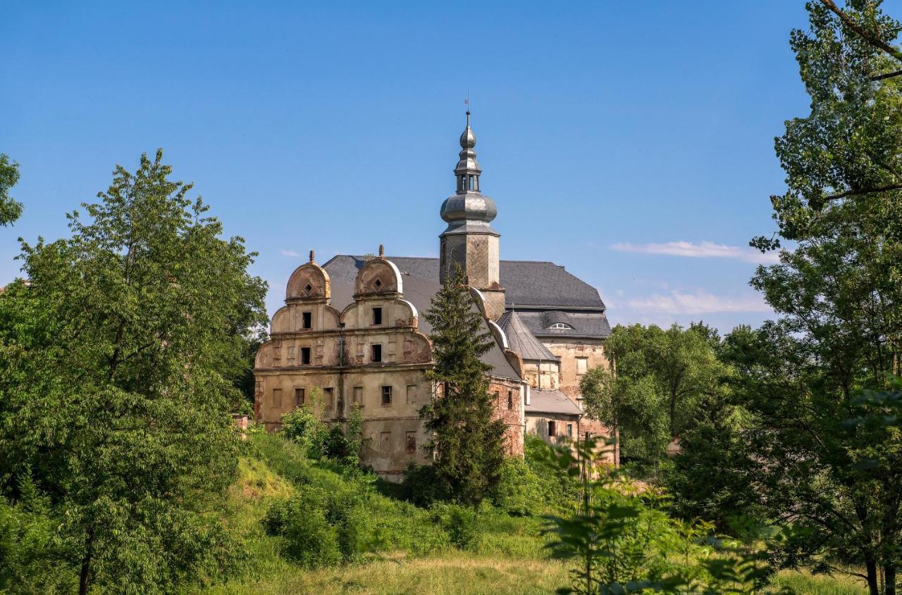 Zamek Sarny - Schloss Scharfeneck Klodzko Luaran gambar