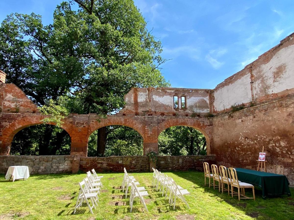 Zamek Sarny - Schloss Scharfeneck Klodzko Luaran gambar