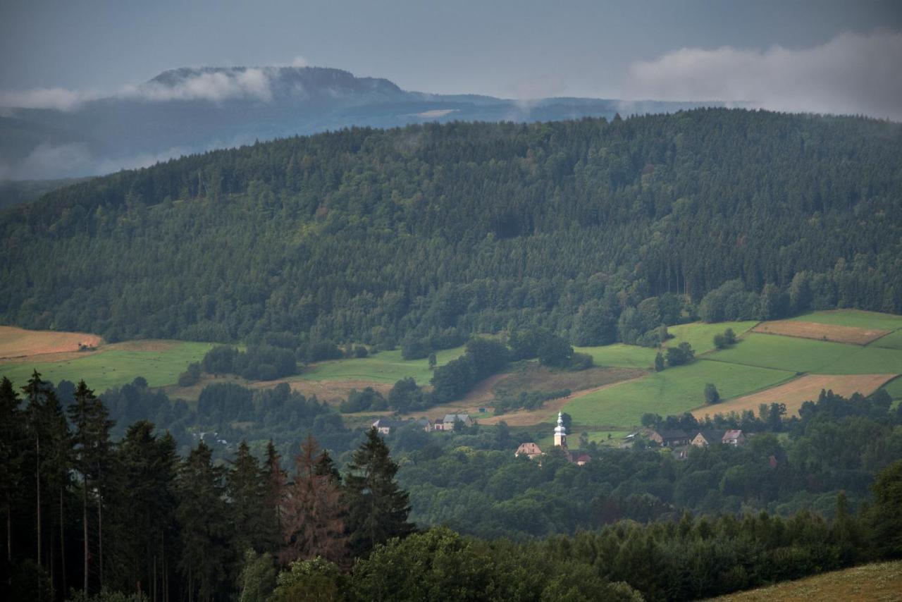 Zamek Sarny - Schloss Scharfeneck Klodzko Luaran gambar